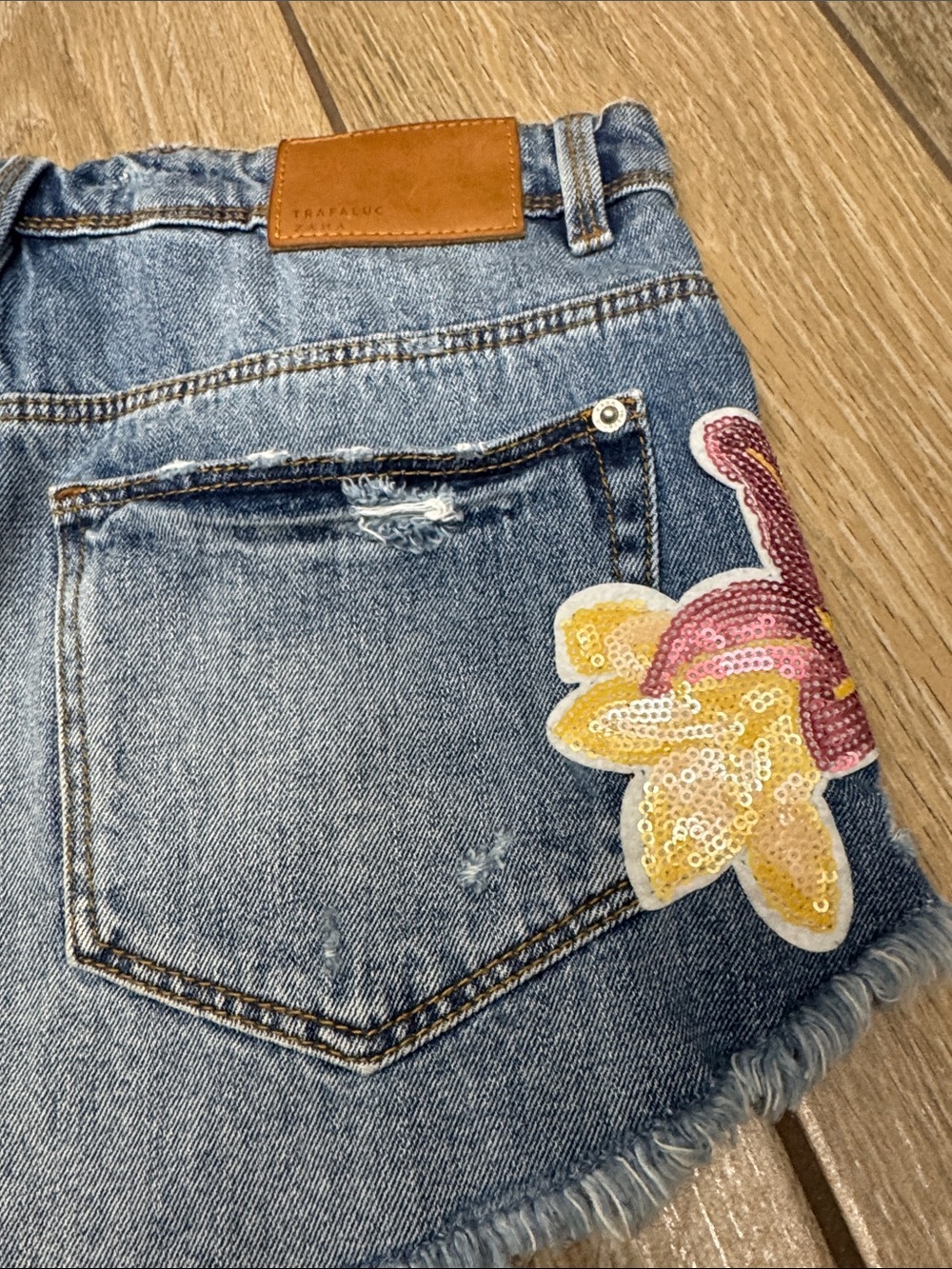 Zara denim shorts with sequin flower detail - Picture 7 of 7